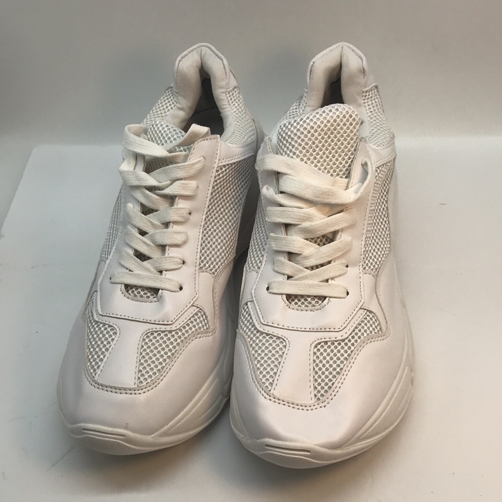Steve Madden Women's Memory Chunky  Athletic Shoe  Size 11M